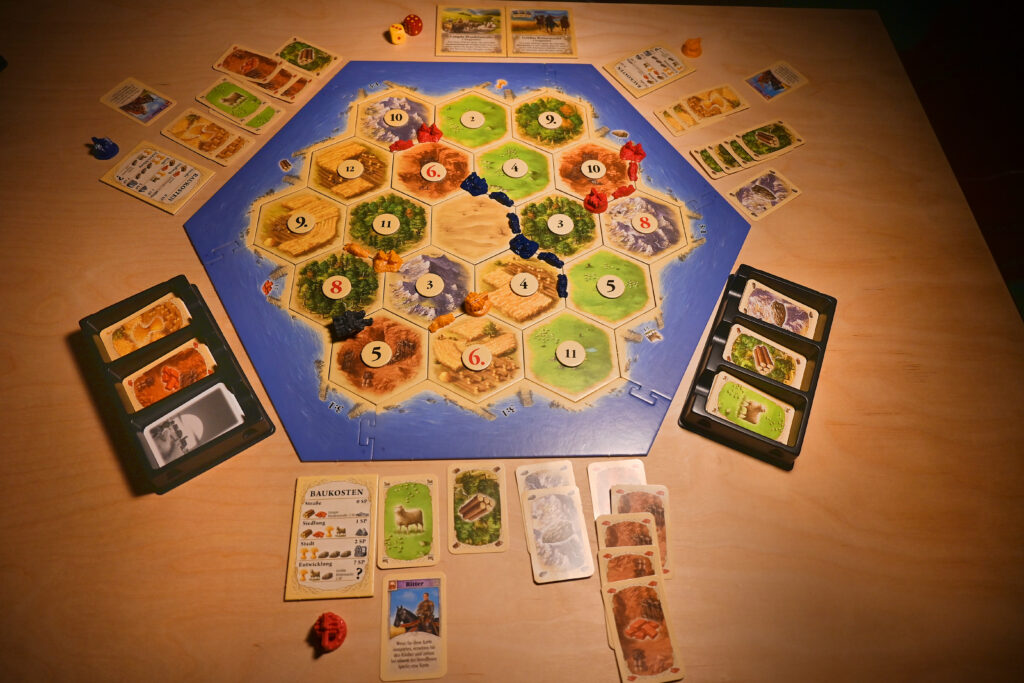 Verschiedene Spielaufbauten (s.u.)